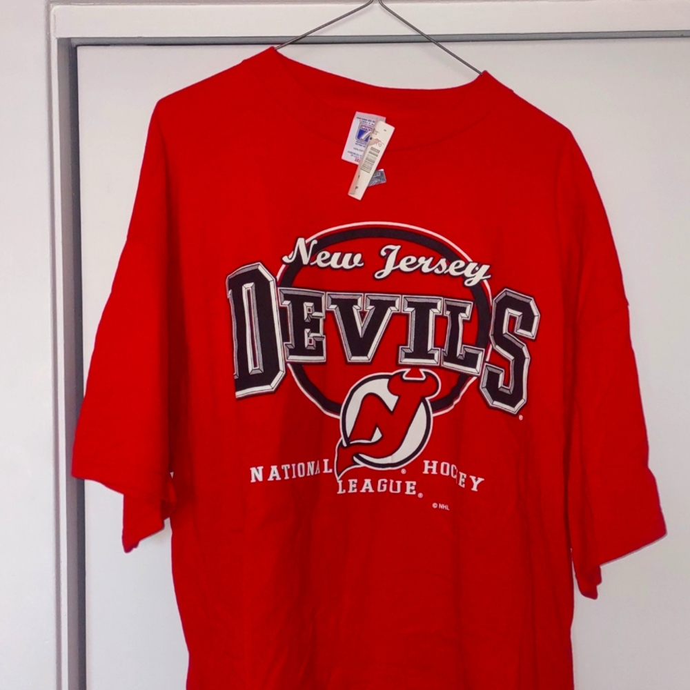 New with Tags NHL New Jersey Devils tshirt 2XL Hockey